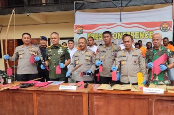 Polisi pulangkan 14 pendemo "save" Gubernur Papua Lukas Enembe di Jayapura