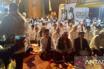 Melihat ritual tolak bala "Ghatib Beghanyut" di Siak