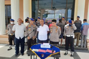 Polisi ringkus 10 preman pungli di Pasar Angso Duo Jambi