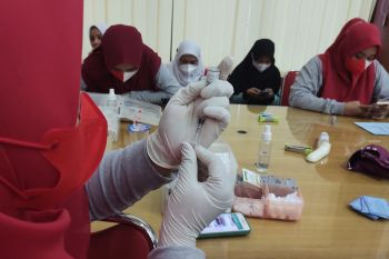 Dinkes Bandarlampung minta semua nakes segera ikut vaksinasi dosis keempat
