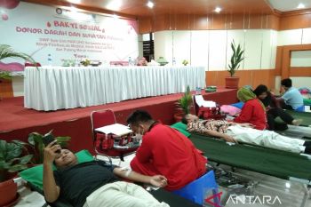 DWP FKIP Universitas Halu Oleo Kendari gelar donor bantu stok di PMI