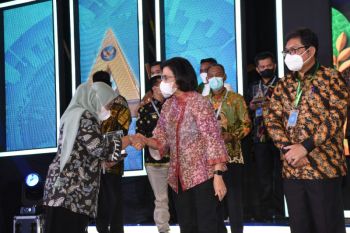 Sleman menerima penghargaan capaian 10 kali WTP dari Pemerintah RI