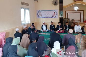 Sejumlah tokoh Bogor memanjatkan doa agar Ade Yasin divonis bebas murni