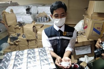 Bea Cukai Kudus menyita 335.800 batang rokok ilegal