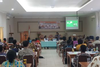 Uncen berikan modal Rp8 juta untuk kelompok usaha mahasiswa