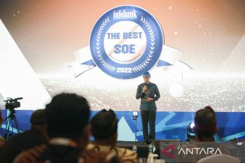 PLN sabet penghargaan "The Best SOE in digital service transformation 2022"