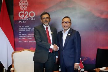 Minister Hasan pushes for trade meeting with South Africa