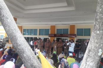 SPI Pasbar sampaikan tututan, Pemkab siap perjuangkan petani