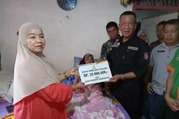 Bupati bantu Rusdi Muluk pemilik rumah terbakar