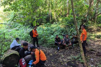 SAR temukan delapan pendaki Gunung Soputan yang tersesat