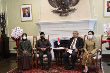 VP listens to aspirations of Indonesians living in Japan