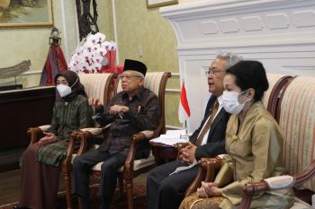 Kritik atas pemakaman kenegaraan PM Abe dalam koridor demokrasi