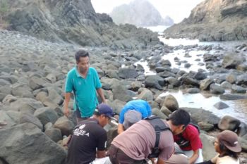 Pemancing asal Jakarta tewas terjatuh dari tebing Pantai Semeti Lombok Tengah