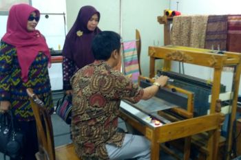 NTB belajar industri busana muslim di Balai Besar Tekstil Bandung