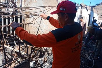 Baznas Tanggap Bencana bantu padamkan kobaran api di Makassar