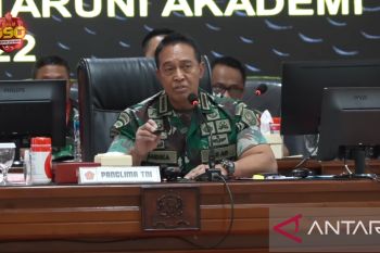 Tinggi badan untuk laki-laki jadi 160 sentimeter dan 155 sentimeter bagi calon taruna perempuan