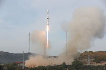 China dikabarkan luncurkan tiga satelit baru ke luar angkasa