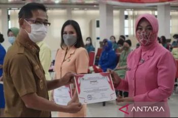 Pemkot Bitung edukasi bela negara kader PKK dan organisasi perempuan