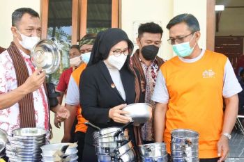 AQUA Klaten menerima Anugerah Prakarsa Inklusi