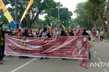 Parade 10 ribu ASN berbusana batik catat rekor MURI