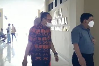 KPK periksa pejabat dan karyawan Unila terkait suap mantan rektor