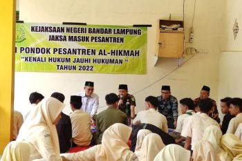 Jaksa berikan penyuluhan kepada santri cegah bahaya radikalismen dan terorisme