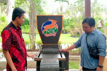 SMKN 2 Sumbawa menciptakan mesin pencacah pakan ternak tenaga listrik