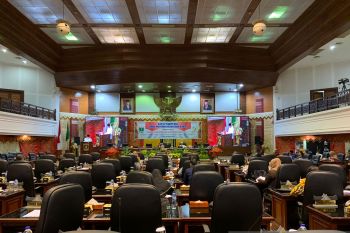 Fraksi Golkar pertanyakan sejumlah target pendapatan daerah turun