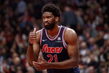 Pebasket Joel Embiid resmi berstatus warga negara AS
