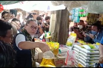 Mendag tinjau pasokan dan harga bahan pokok di Pekanbaru
