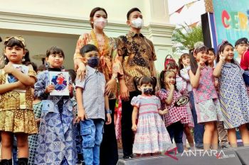 Danar Hadi lestarikan batik di Indonesia