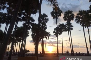 Artikel - Menikmati pesona Pantai Lasiana primadona wisata Kota Kupang