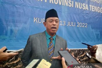 Sekda NTT Domu Warandoy meninggal dunia karena kecelakaan lalu lintas