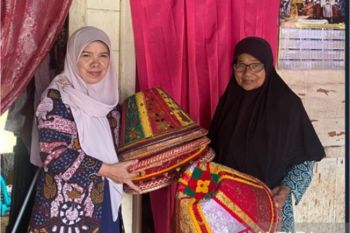 Menggali Potensi Ekonomi Kreatif di Nagari Saniangbaka Lewat KKN Unand 2022