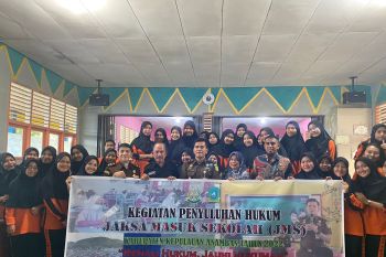 Kejari Natuna sosialisasi hukum perundungan pada siswa SMA