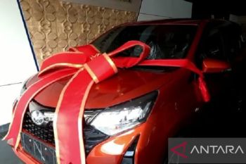 Warga Jambi beli mobil baru pakai uang pecahan Rp1.000