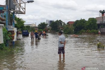 Jalan protokol Palembang kembali tergenang air hujan