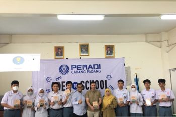 Peradi "goes to school" dimulai, edukasi siswa tentang hukum