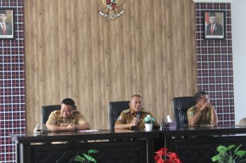 Pemkab Polewali Mandar melakukan aksi atasi kemiskinan ekstrem