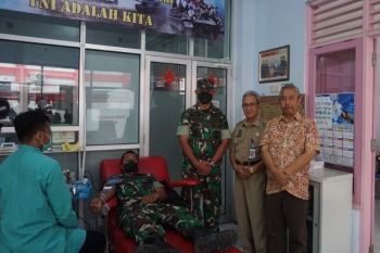 100 anggota Kodim Batang donor darah ke PMI