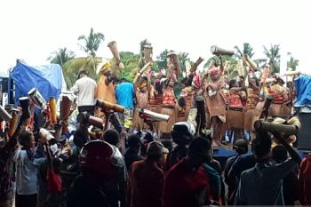 Masyarakat adat Biak sangat berperan aktif mendukung objek wisata