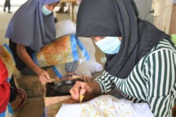 Batik daerah harus dikenalkan sejak dini kepada anaka-anak