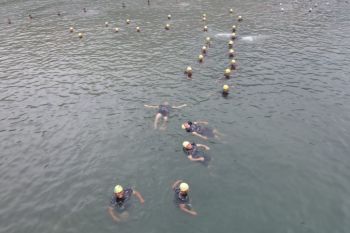 Lantamal Padang gelar "water trappen" meriahkan HUT ke-77 TNI