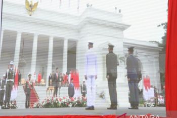 Presiden Jokowi pimpin peringatan HUT TNI ke-77