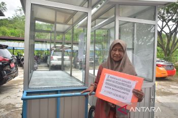 Motivasi peningkatan usaha, Pemkot Sawahlunto salurkan belasan gerobak untuk pelaku UKM