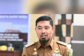 Lomba perahu Katinting meriahkan HUT ke-353 Sulawesi Selatan