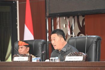 Pandangan Umum Fraksi-fraksi atas penyampaian Nota Pengantar 5  Rancangan Peraturan Daerah Kaltara