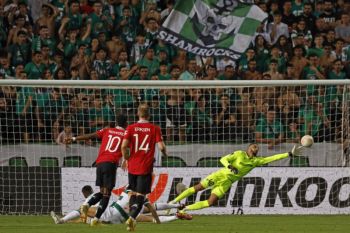 Manchester United menang tipis 3-2 atas Omonia