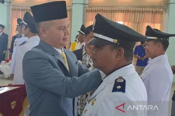 Lantik 41 kades terpilih, Bupati Gumas ingatkan bekerja secara tulus