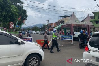 Polisi tutup jalur menuju Puncak antisipasi macet total